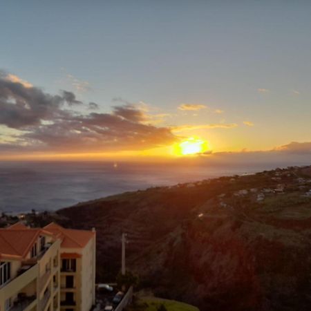 Апартаменты Sunset Star With Sea View Кальета Экстерьер фото