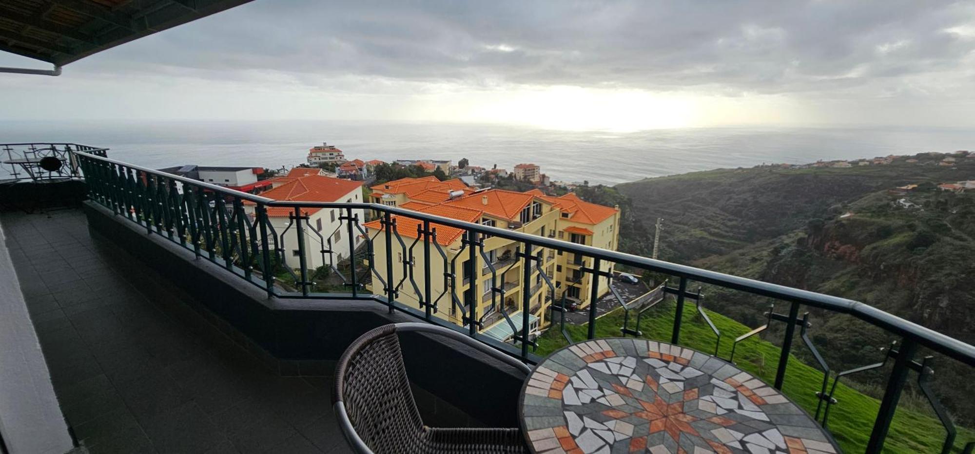 Апартаменты Sunset Star With Sea View Кальета Экстерьер фото
